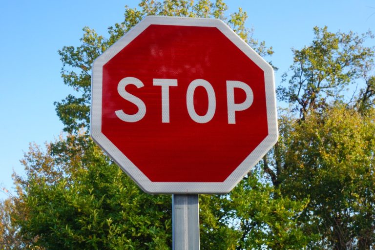 Stop sign as Current tax levels stopping operator profitability in France