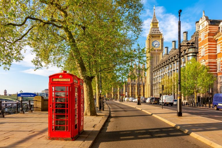 London as UKGC announces customer deposit limit prompts and fund protection transparency implementation date