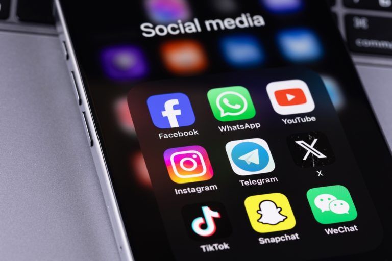 Facebook ads fuelling black market engagement in India