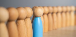 Slotegrator: adhering to the norm is not enough in the aggregation game