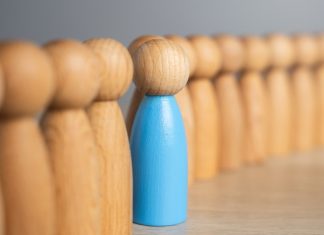 Slotegrator: adhering to the norm is not enough in the aggregation game