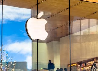 Google and Apple accused of “processing illicit transactions” as sweeps case refiled Apple logo