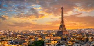 France Médiateur Ombudsman hails new efficiency in gambling resolutions Paris sky line