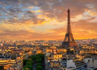 France Médiateur Ombudsman hails new efficiency in gambling resolutions Paris sky line