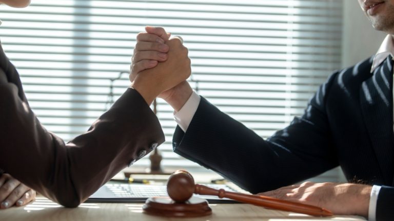 Kalshi’s legal battles continue despite CFTC dismissal Lawyers arm wrestle