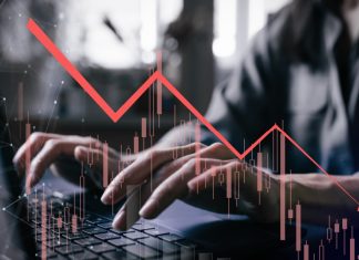 Major departure as Genting Singapore reports significant earnings dip Down trending graph