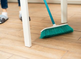Play’n Go CEO makes sweeps vow as legislative efforts intensify Women uses sweeping brush under table