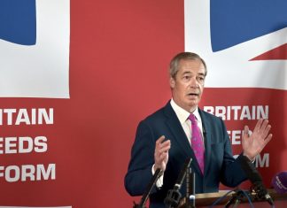 Reform Party’s former Brexit domain promotes non-GAMSTOP casinos Nigel Farage stands in front of a union jack promoting the reform party