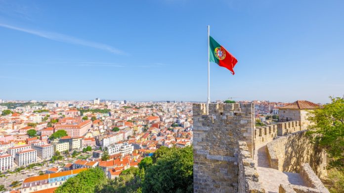 apajo-rallies-portugal-ad-ban-proposals Portugal flag