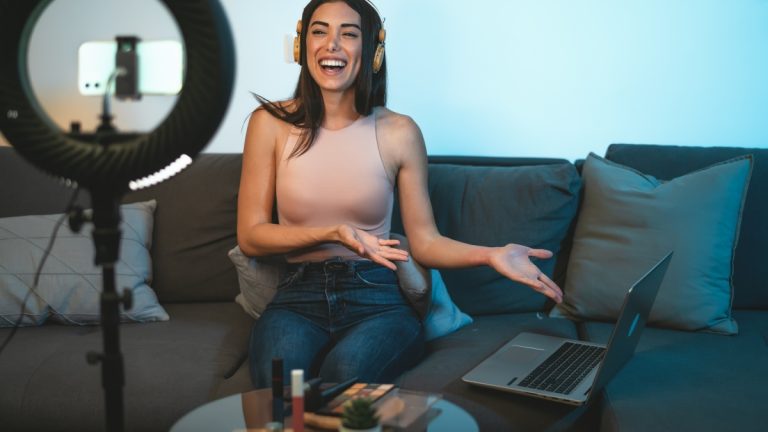 New Zealand influencers continue to defy advertising laws Influencer