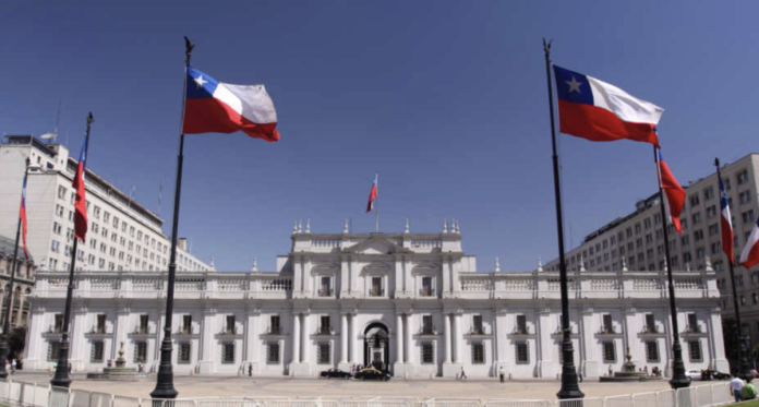 Chile_Cortes_ShutterStock