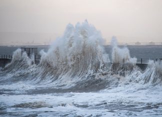Rank to tackle potential UK storms with John H Ott as Chair Crashing waves