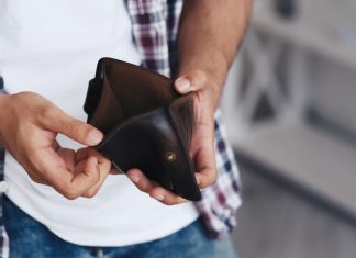 Gordon Moody demands “interim funding” to avoid treatment crisis Man opens empty wallet