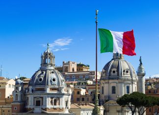 Swintt ramps up Italy presence with Betsson’s Starcasino link-up Italy flag