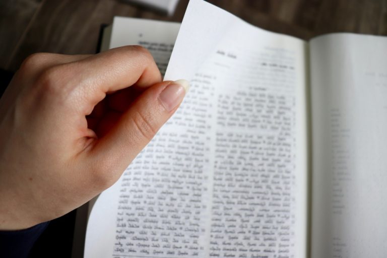 Philippines confirms end of POGO chapter Hand turning a page