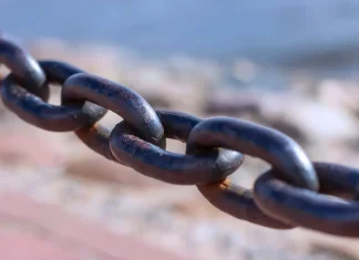 Hub88 links with fledgling studio ScatterKings Close up of a length of chain