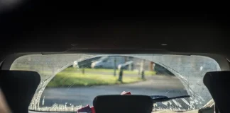 Curaçao court makes major decision in oversight debate Dirty windscreen with clear back section