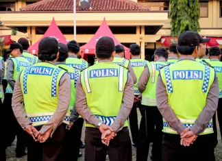 Indonesian police arrest over 300 in online gambling crackdown Indonesian police