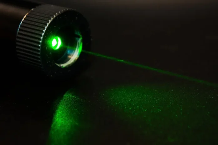 Green laser pen